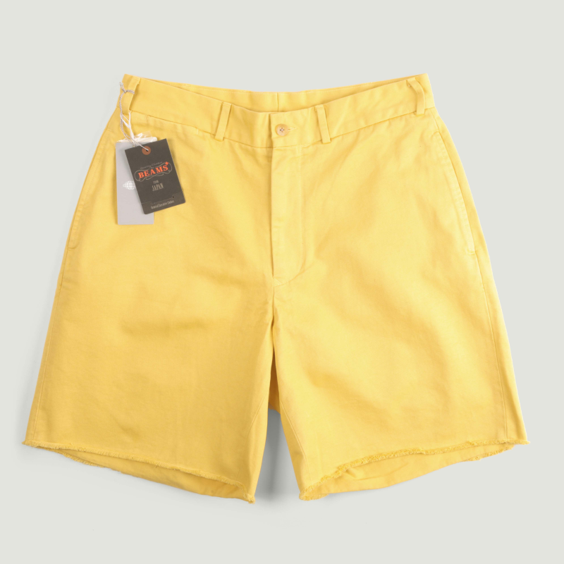 BEAMS PLUS / Plain Front Cut-Off Shorts Yellow