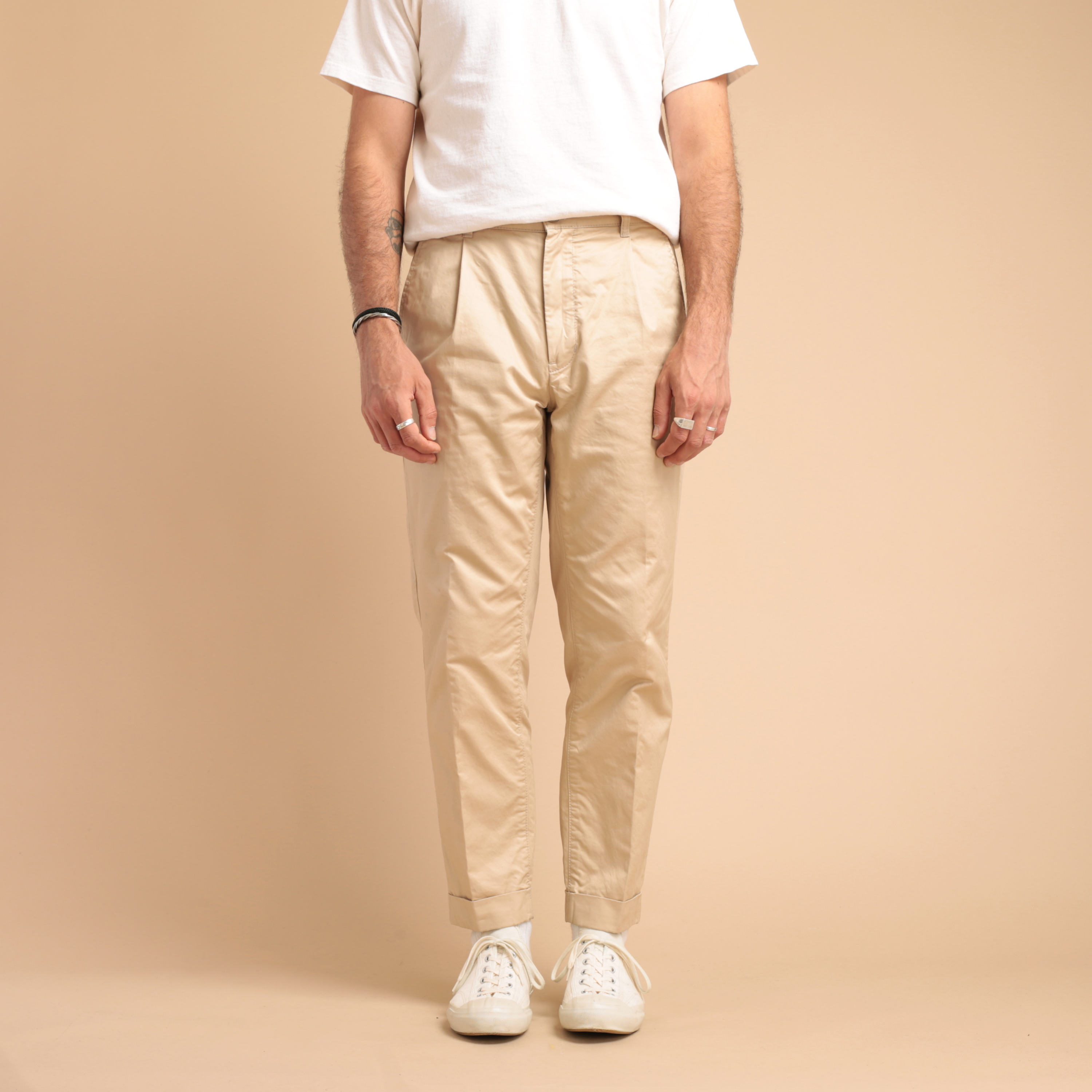 BEAMS PLUS 1 Pleat 80/3 Twill ベージュ BEAMS PLUS（ビームスプラス）の「1 Pleat 80/3 Twill
