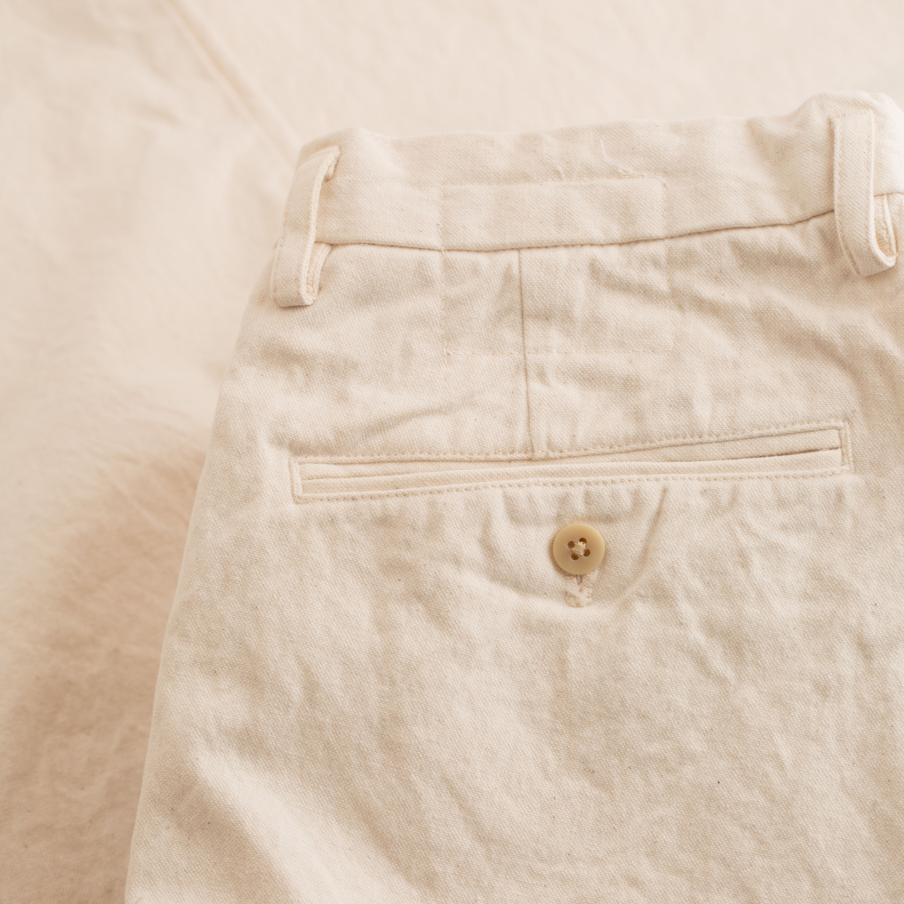 Y's BORN PRODUCT] COTTON TWILL RANDOM TUCK PANTS – THE SHOP