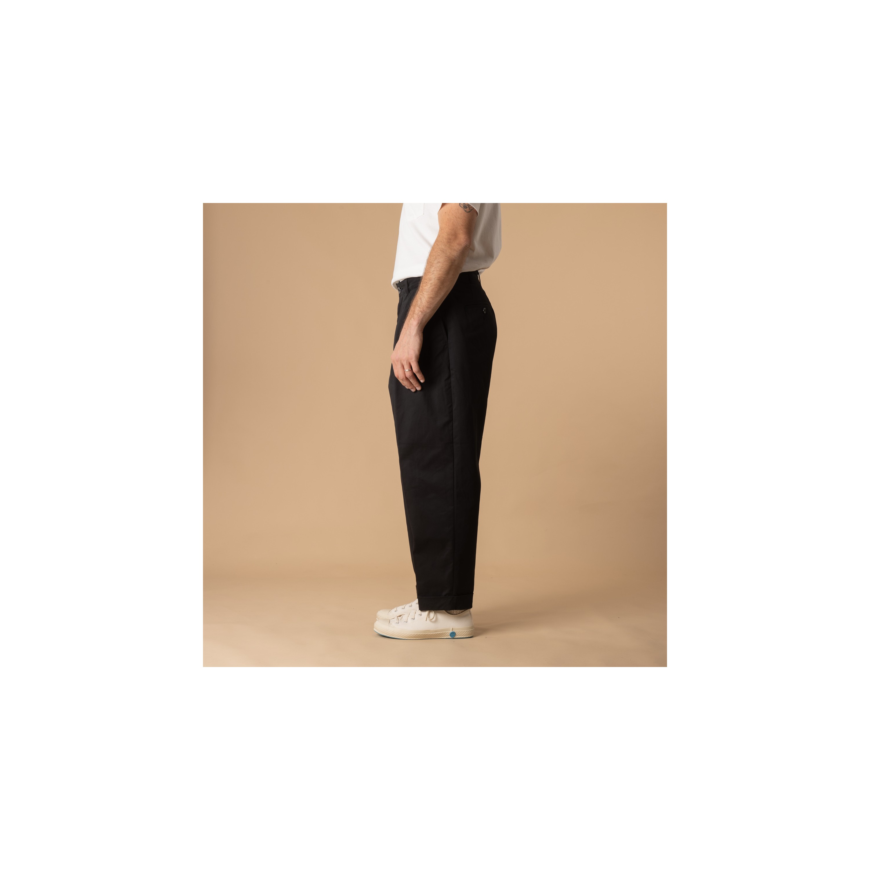 パンツ BEAMS PLUS 2 Pleats Trousers PE Twill 2 Pleats Trousers PE Twill（チノパンツ）｜BEAMS PLUS