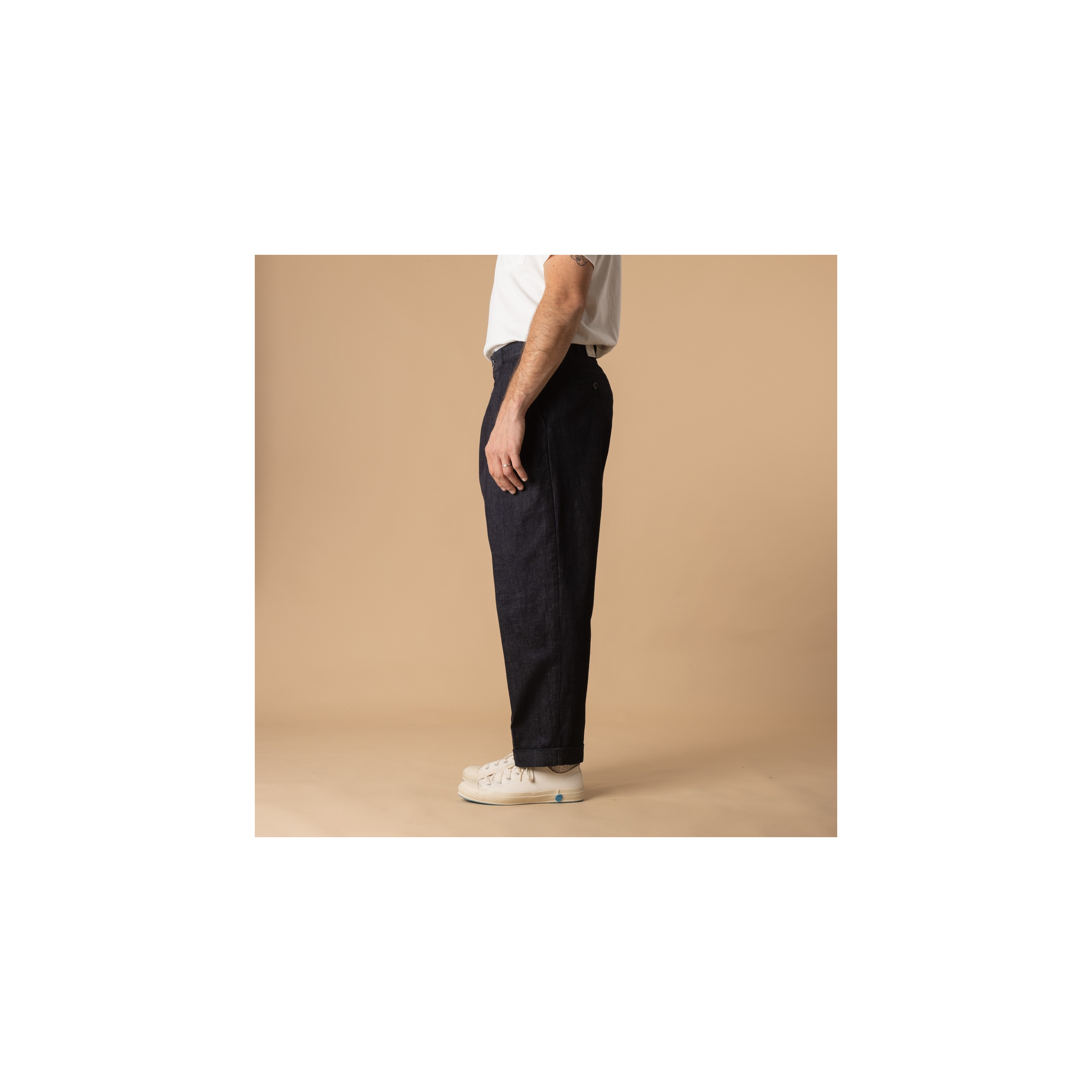 BEAMS PLUS / 2 Pleats Tapered Denim Indigo