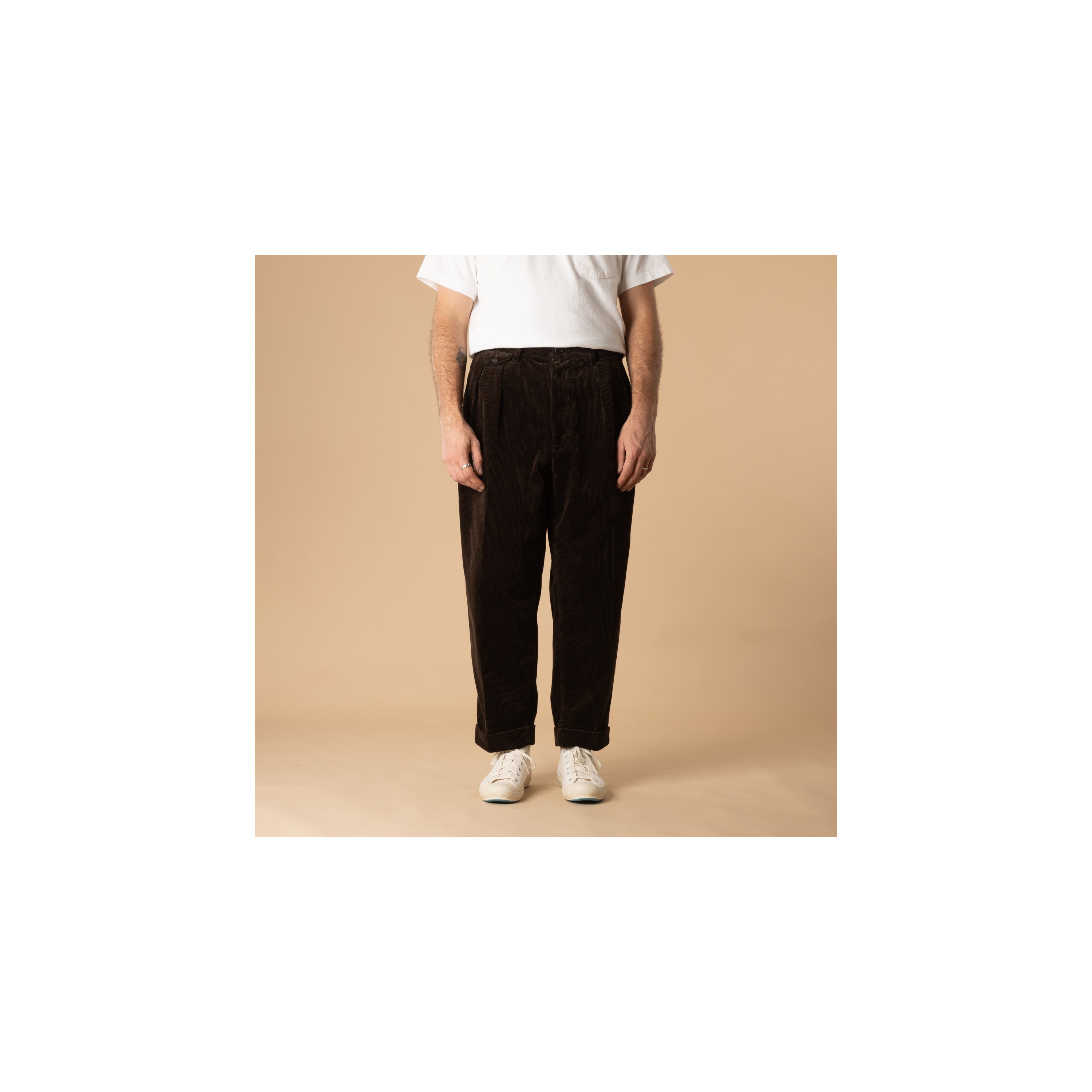 BEAMS PLUS / 2 Pleats Corduroy Trousers Dark Brown