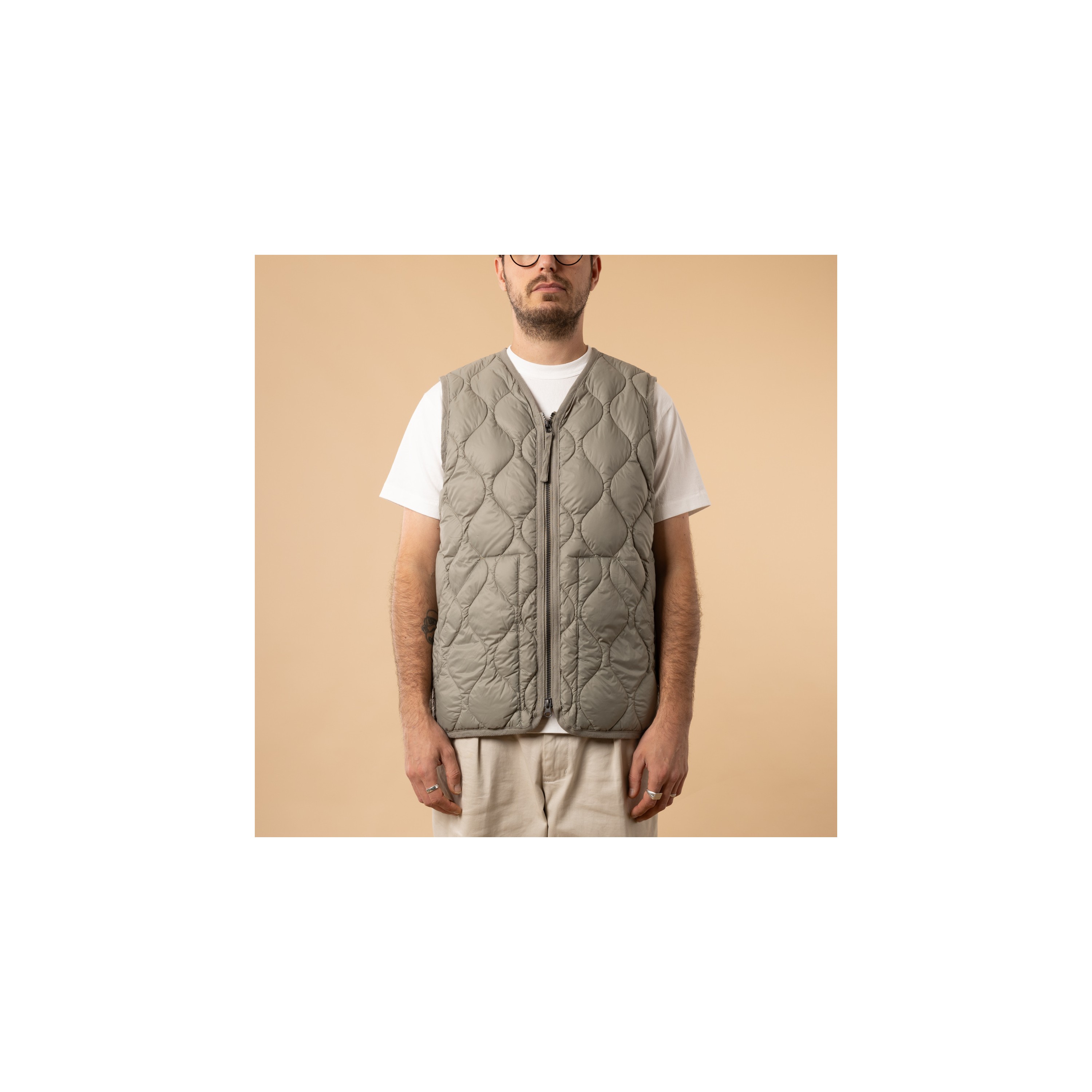 TAION / Military V-Neck W-Zip Down Vest in Dark Sage Green