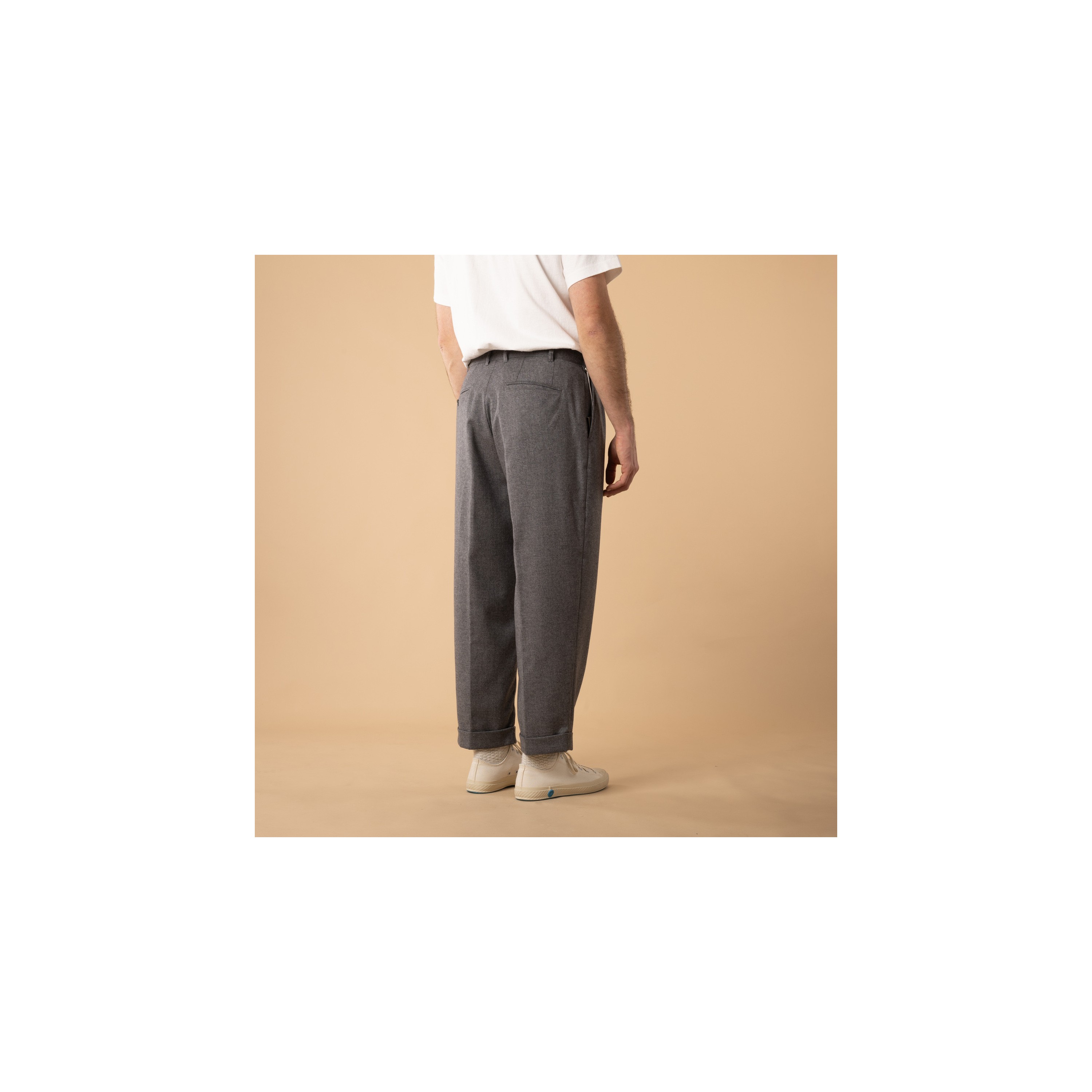 BEAMS PLUS / 2 Pleats Tapered Flannel Grey