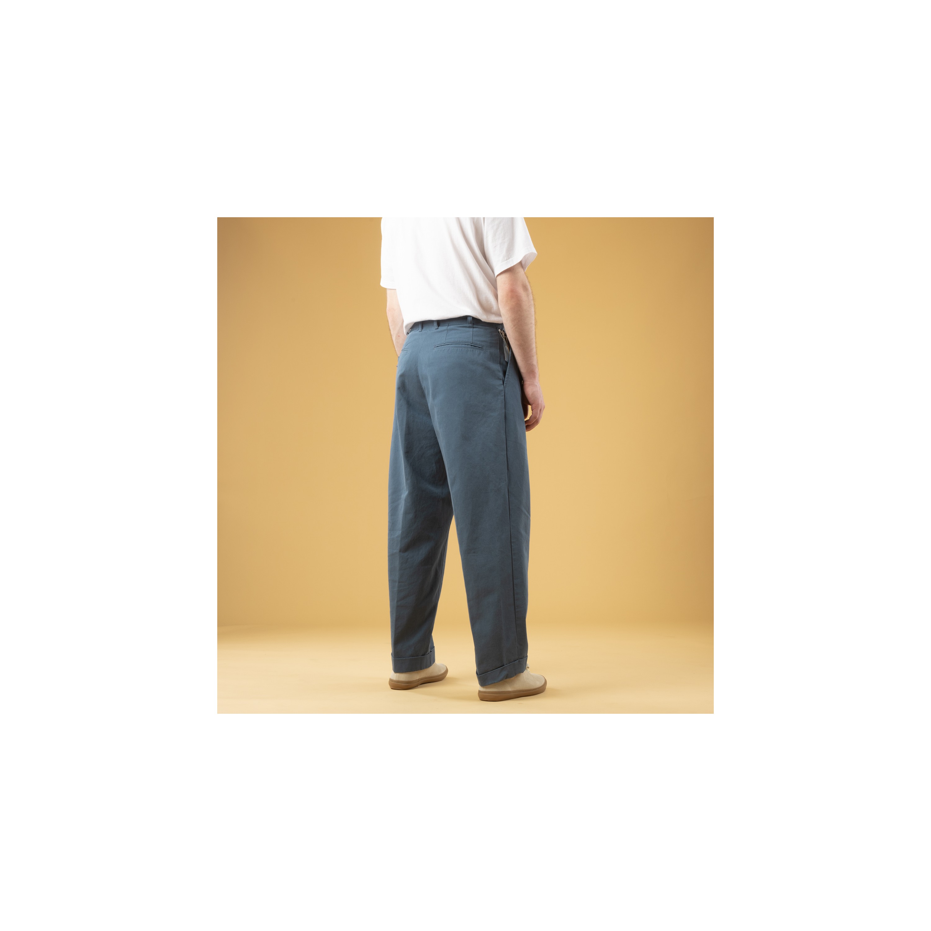BEAMS PLUS / 2 Pleats Trousers Twill Bio Washed Sax