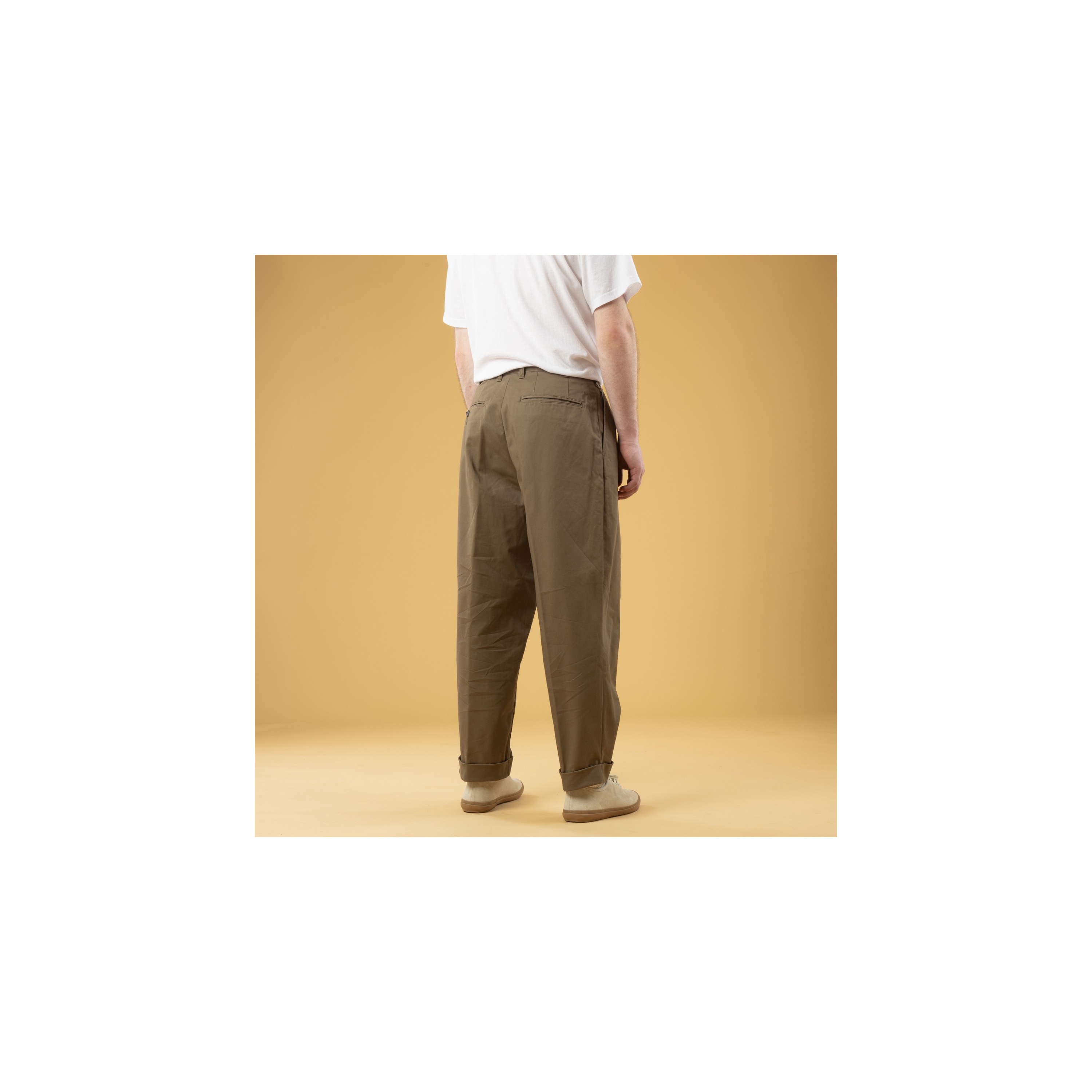 BEAMS PLUS / 2 Pleats Twill Trousers Olive