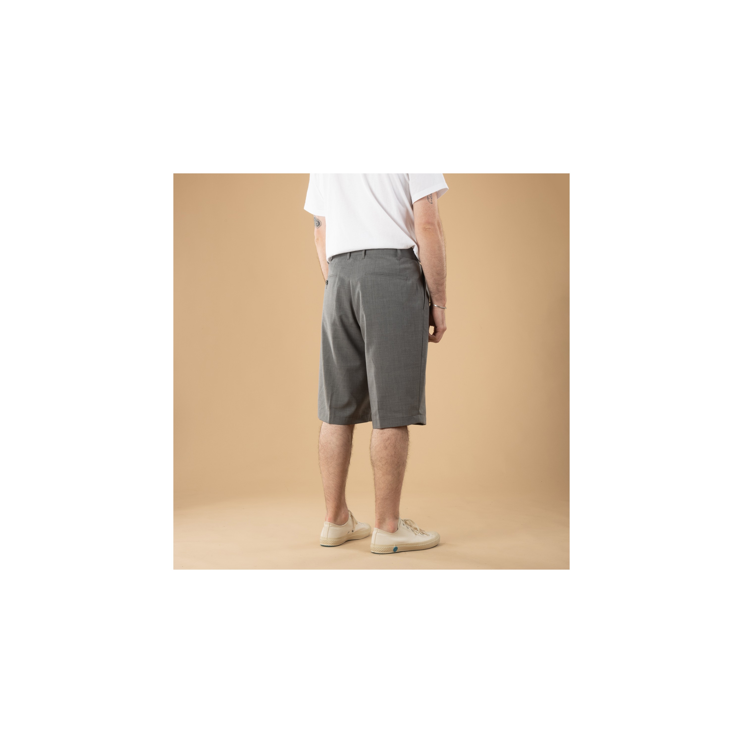 BEAMS PLUS / 2 Pleats Wool Tropical Grey Shorts