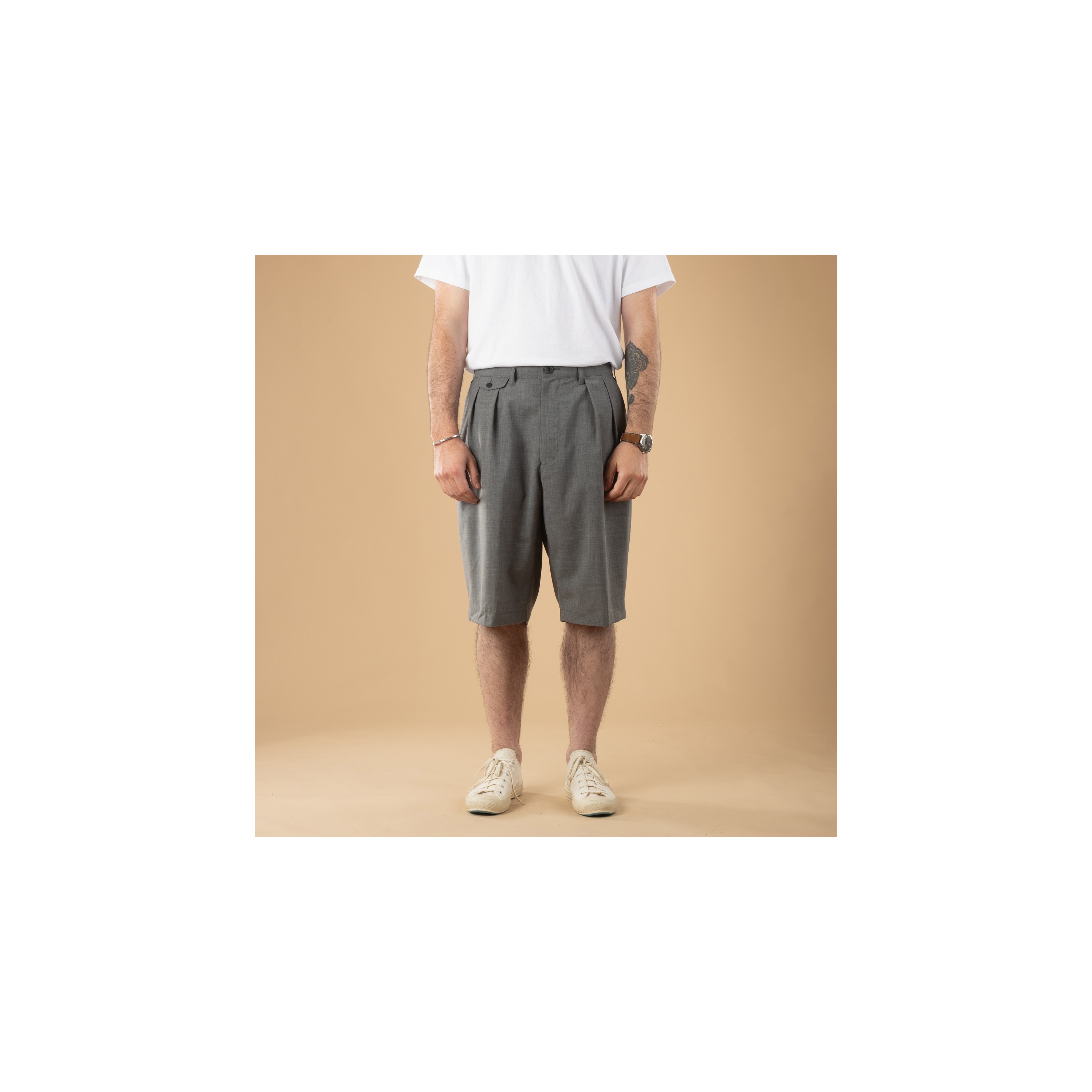 BEAMS PLUS / 2 Pleats Wool Tropical Grey Shorts