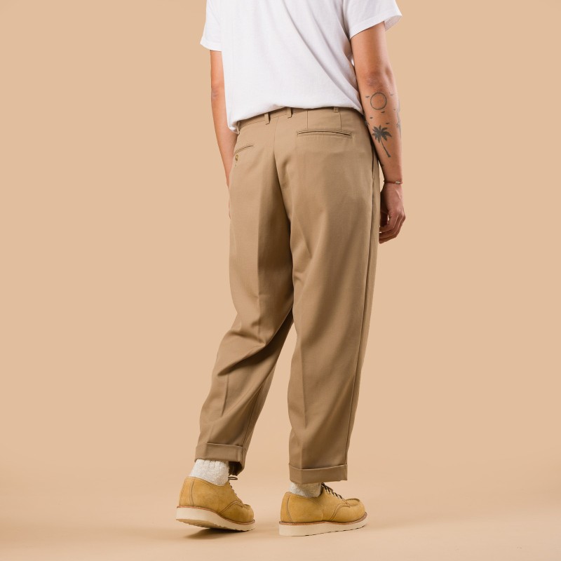 Image-Flâneurs_BEAMS PLUS / 2 Pleats Tapered Laundry Wool Khaki_de-dos