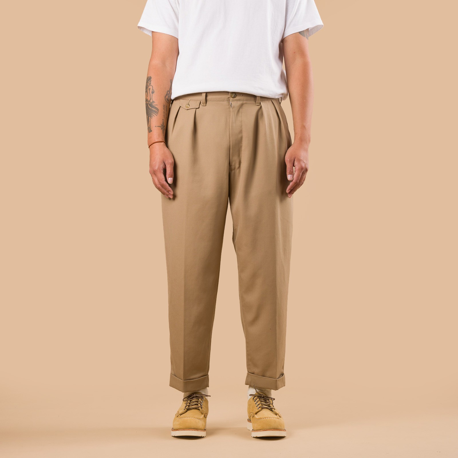 Image-Flâneurs_BEAMS PLUS / 2 Pleats Tapered Laundry Wool Khaki_de-face