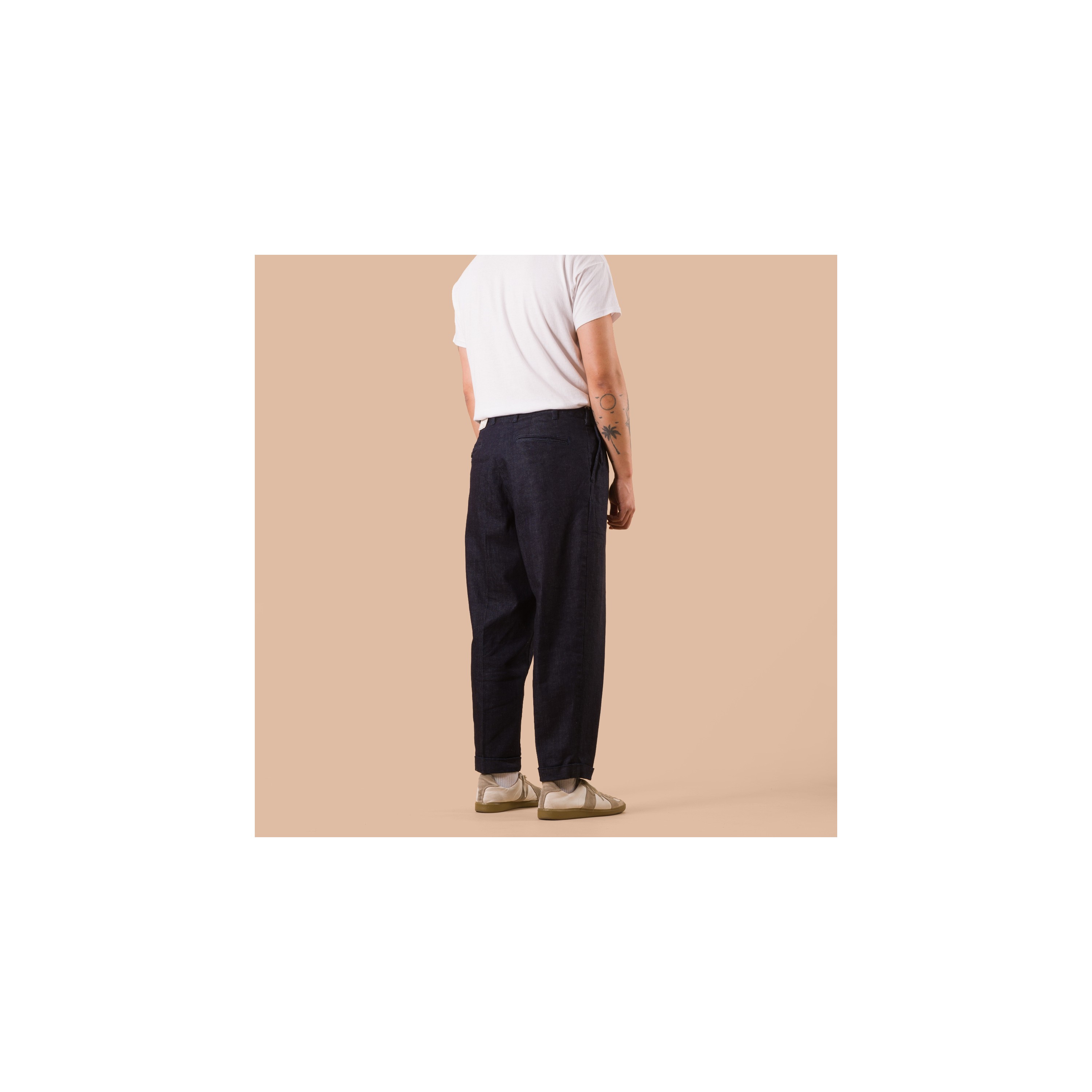 BEAMS PLUS / 2 Pleats Tapered Denim Indigo